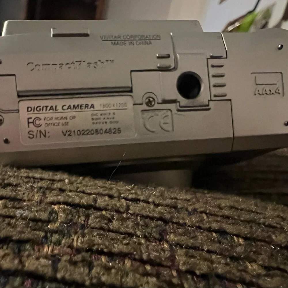 Vivitar VivCam 3640 Digital Camera - Sleek Silver